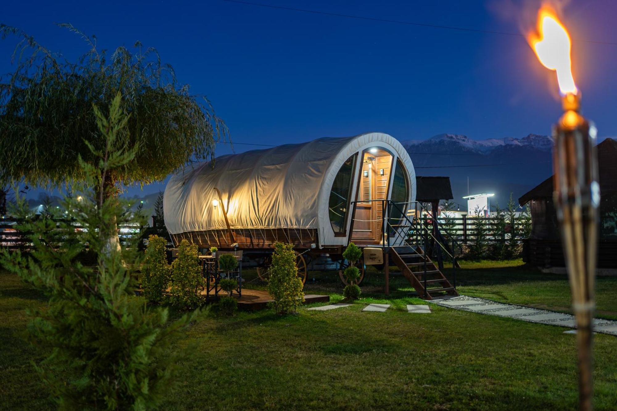Glamp In Style Pods Resort Bran  Bagian luar foto