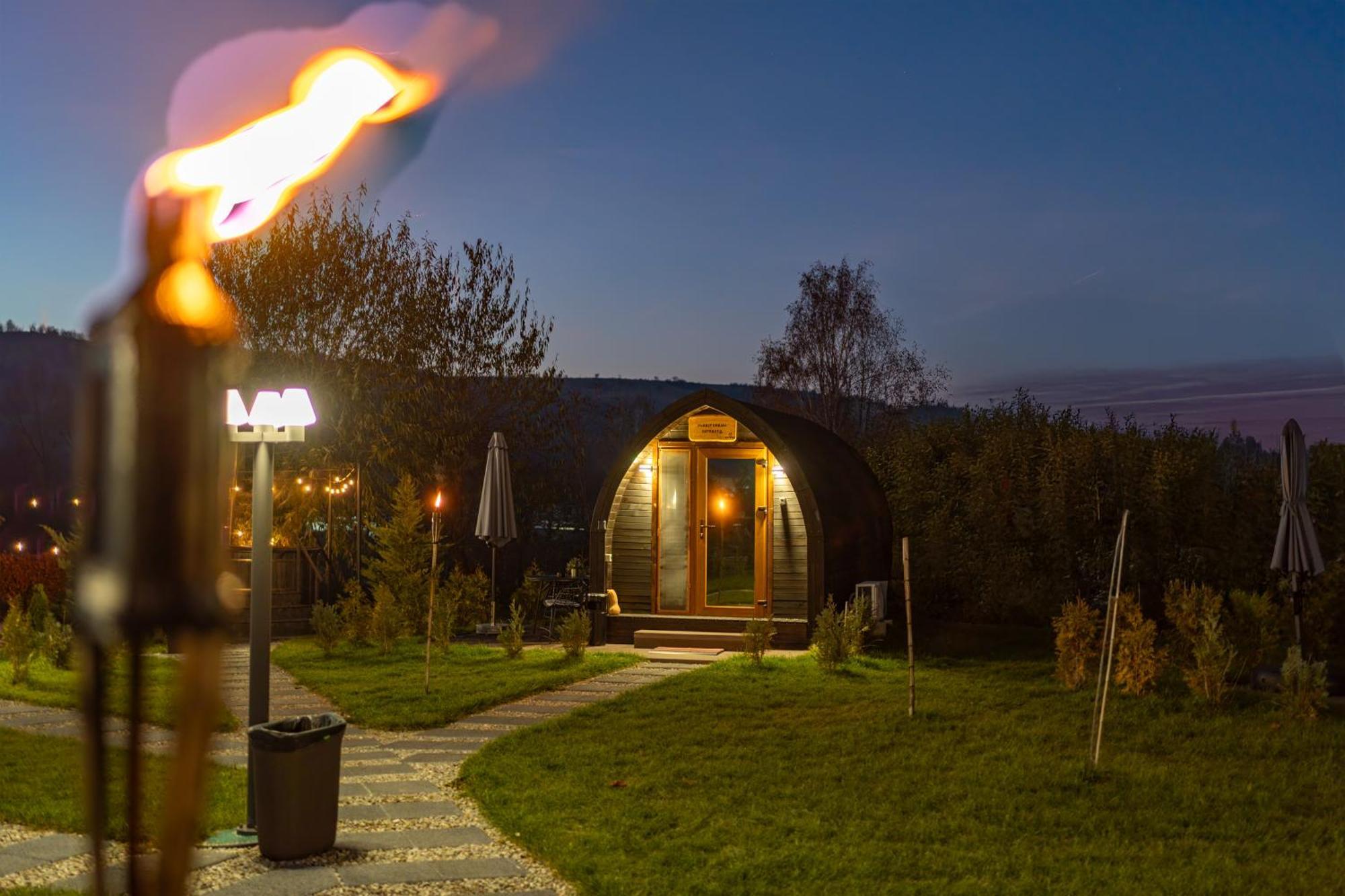 Glamp In Style Pods Resort Bran  Bagian luar foto