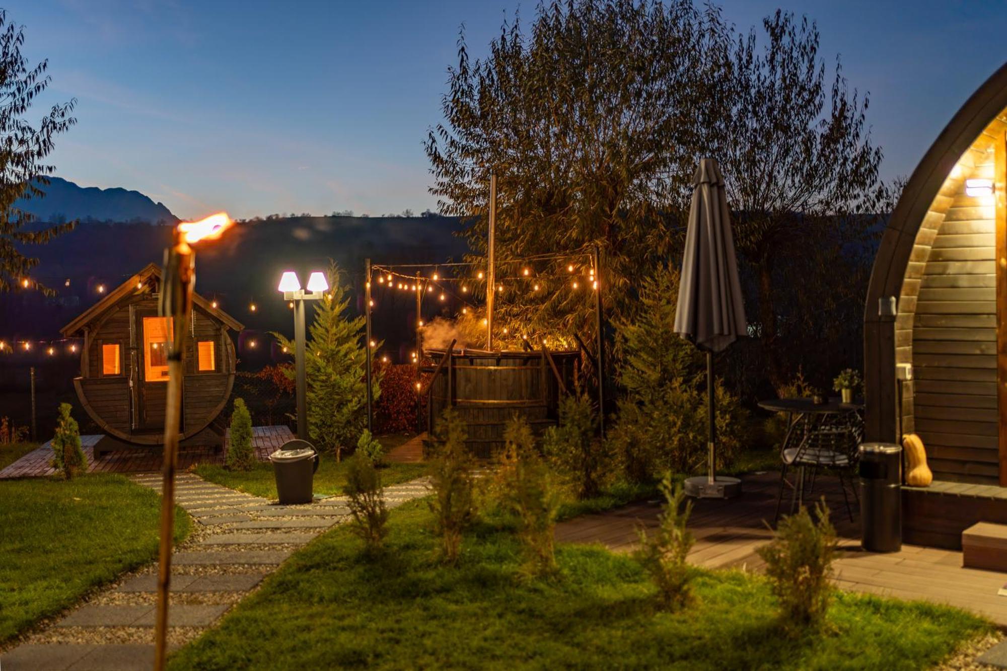 Glamp In Style Pods Resort Bran  Bagian luar foto