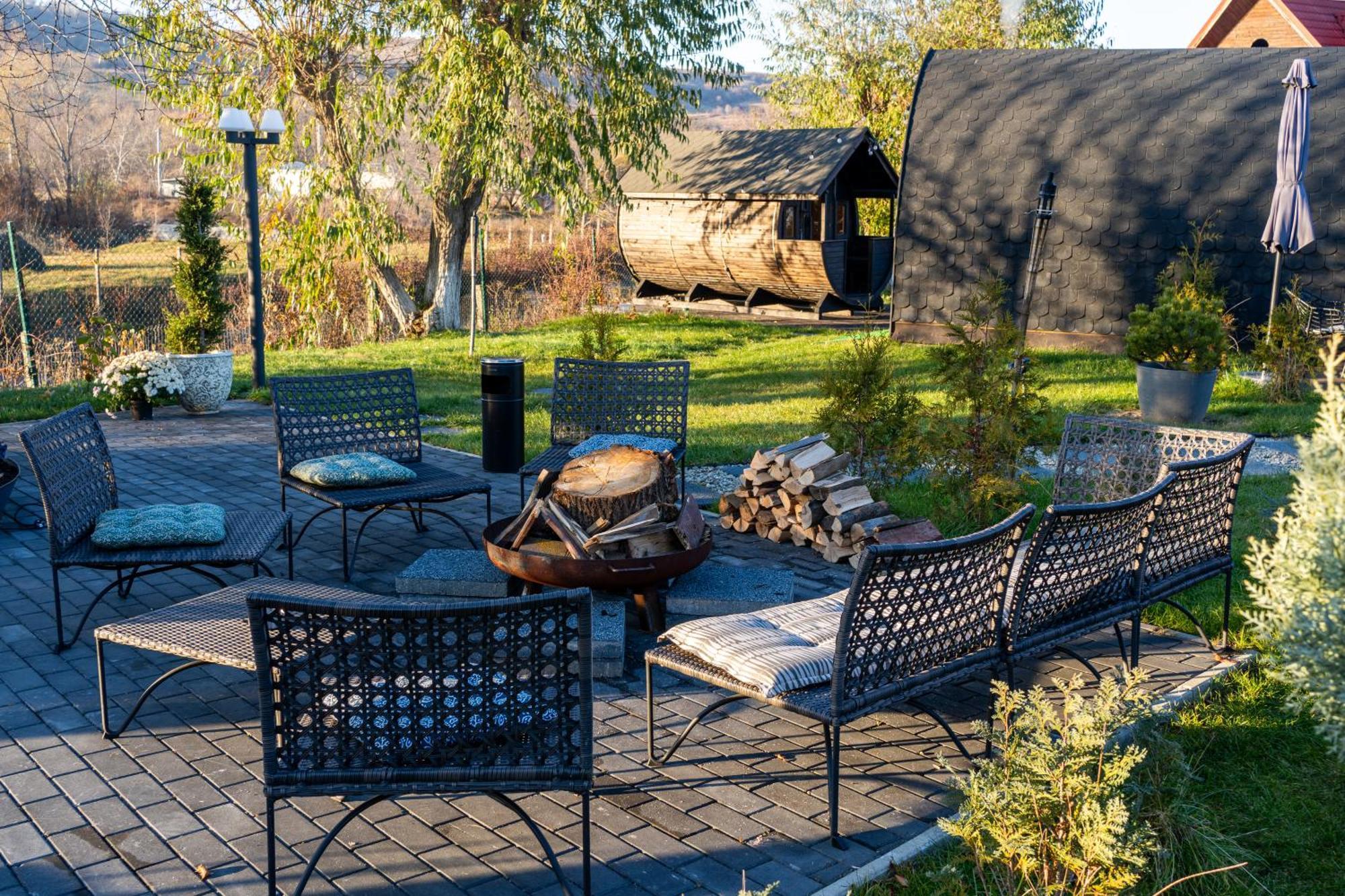 Glamp In Style Pods Resort Bran  Bagian luar foto