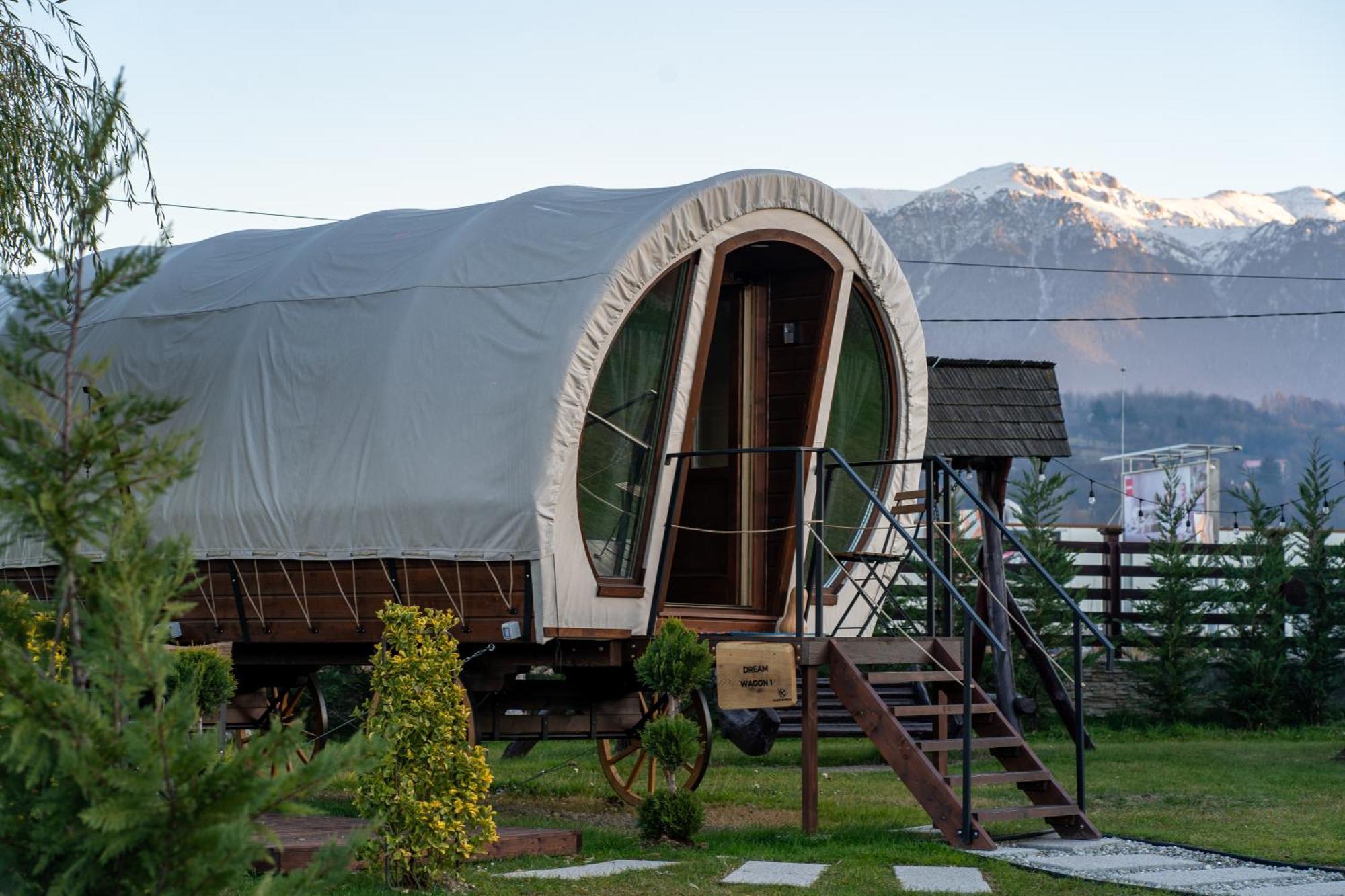 Glamp In Style Pods Resort Bran  Bagian luar foto