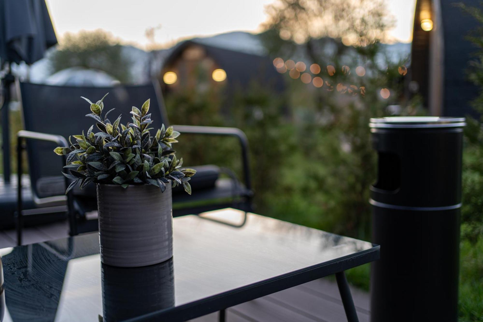 Glamp In Style Pods Resort Bran  Bagian luar foto