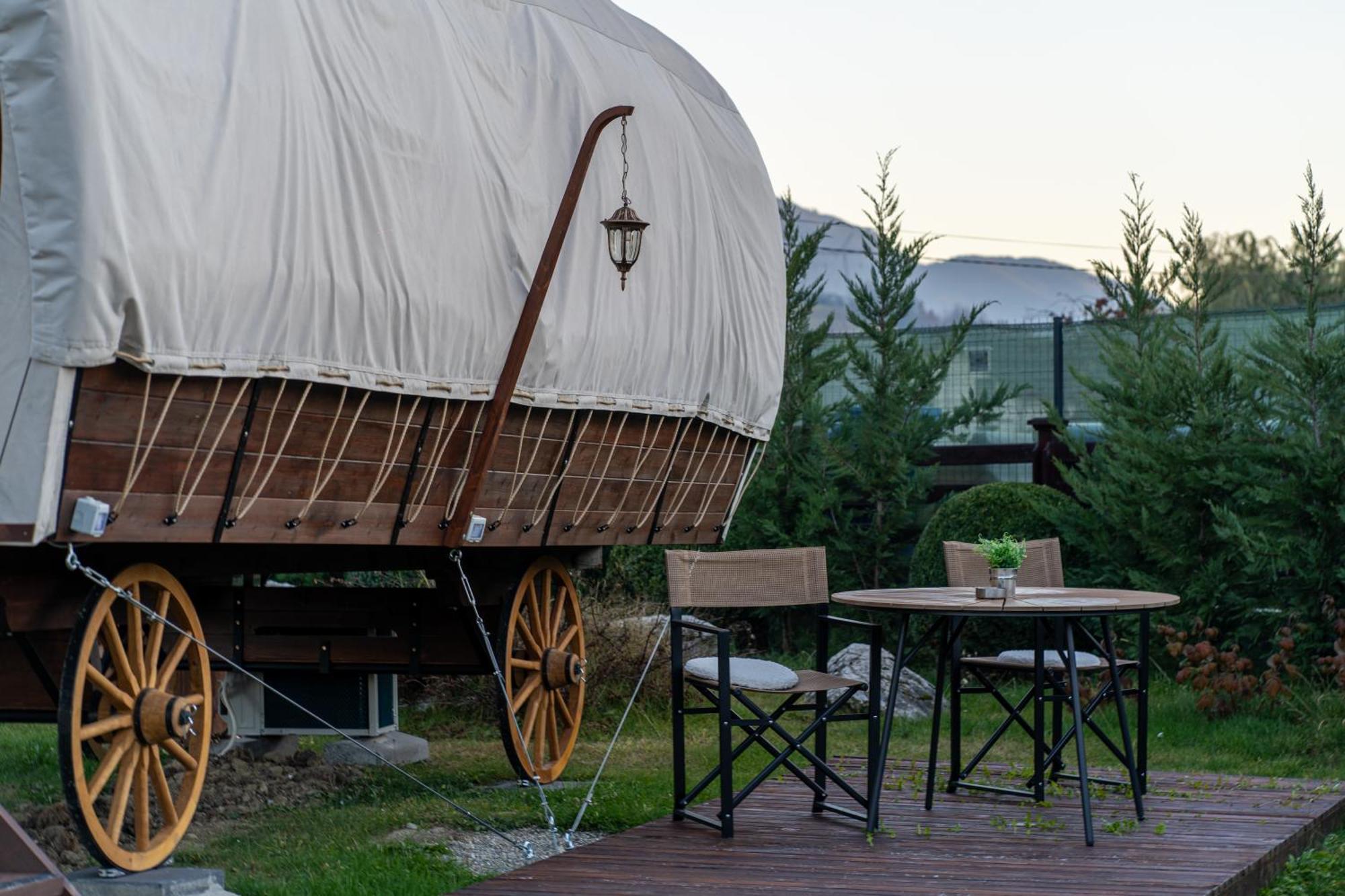 Glamp In Style Pods Resort Bran  Bagian luar foto