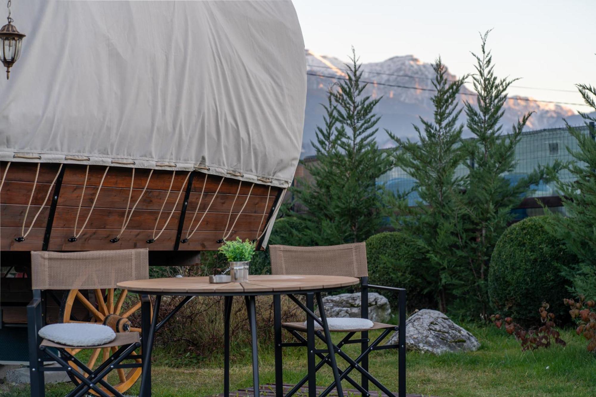Glamp In Style Pods Resort Bran  Bagian luar foto