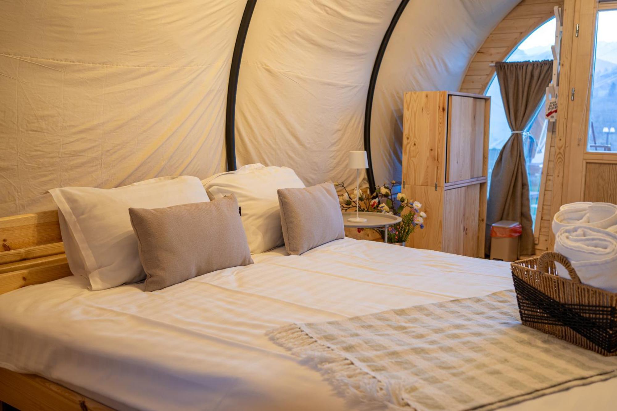 Glamp In Style Pods Resort Bran  Bagian luar foto