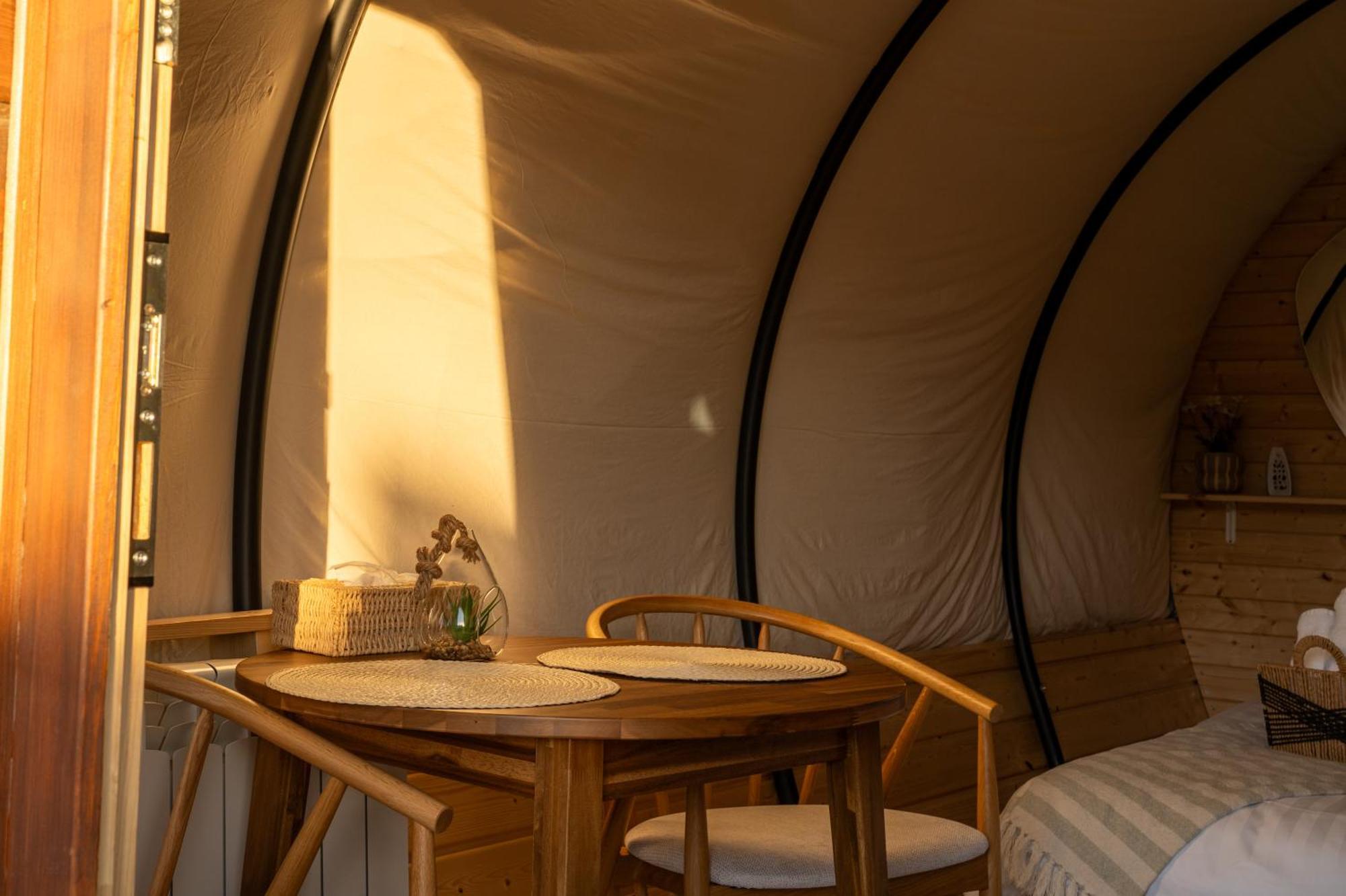 Glamp In Style Pods Resort Bran  Bagian luar foto